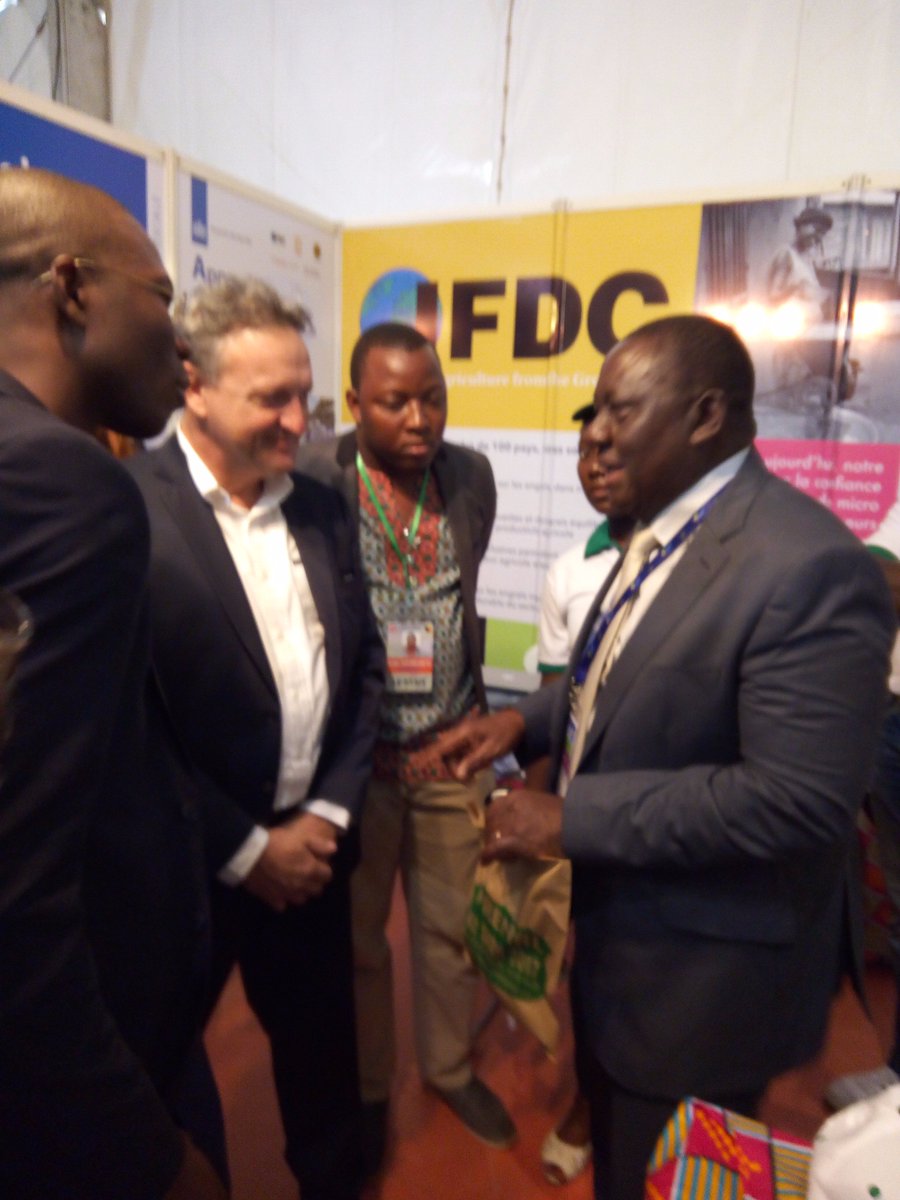 USAIDC4CP's tweet photo. @IFDCnews has marshalled the #KNOWLEDGE #skills and #energies of its personnel in #WestAfrica to tell the @IFDCnews #SuccessStory at the ongoing @SARA_Abidjan.
https://t.co/sa0uF2KSxs …
#IFDCnews_SARA2017 #Civ225 #SARA2017 @AfricFertilizer @BoPInc @ICRAedu #Abidjan #CIV225 #civ https://t.co/LY5hZOfU1L