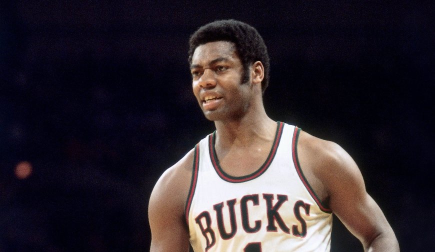 Happy Birthday to the OG Mr. Triple Double, The Big O, Oscar Robertson!! 