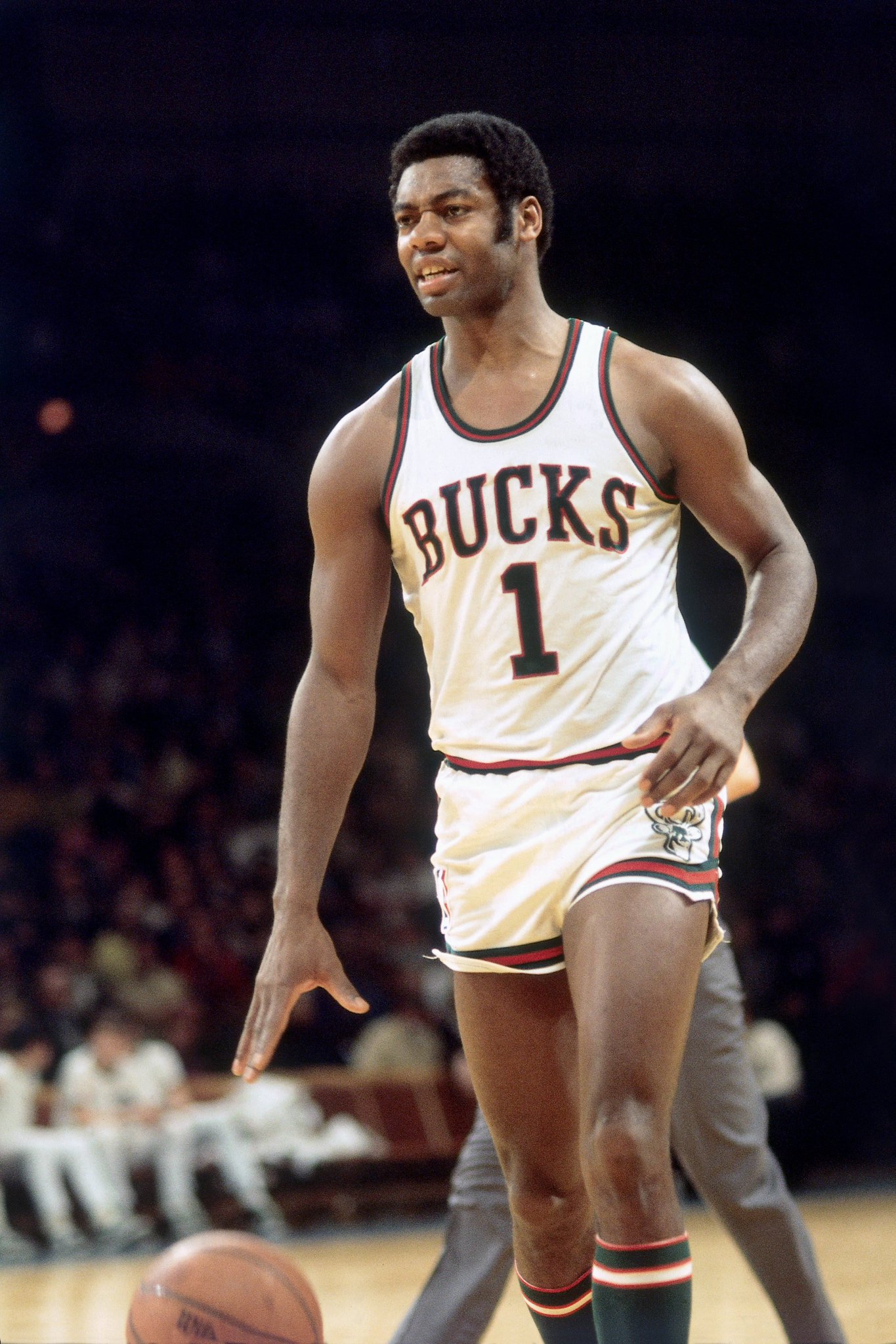 Happy birthday to Oscar Robertson, the \Big O\, who turns 78 today  