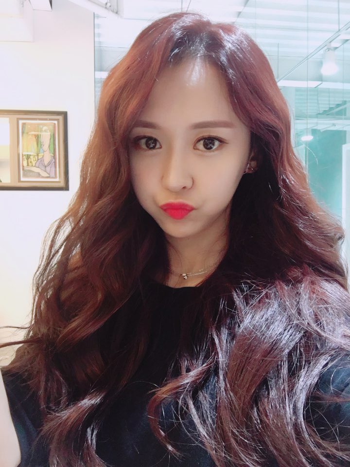 axiesisters's tweet photo. 안녕하세요jtbc<믹스나인> 빛나는 소녀 허영주입니다 💕현재 홈페이지와 멜론에서 투표가(11.12-12.3)진행중입니다😛 매일투표 가능!열심히 하는 모습 보여드리고싶습니다><여러분들의 소중한 한 표 부탁드려요~많은참여부탁드려용
<멜론> 
https://t.co/Q3IfzAMBjI
<jtbc> 
https://t.co/UJdCrLXy3J https://t.co/tY6d2pBKQd
