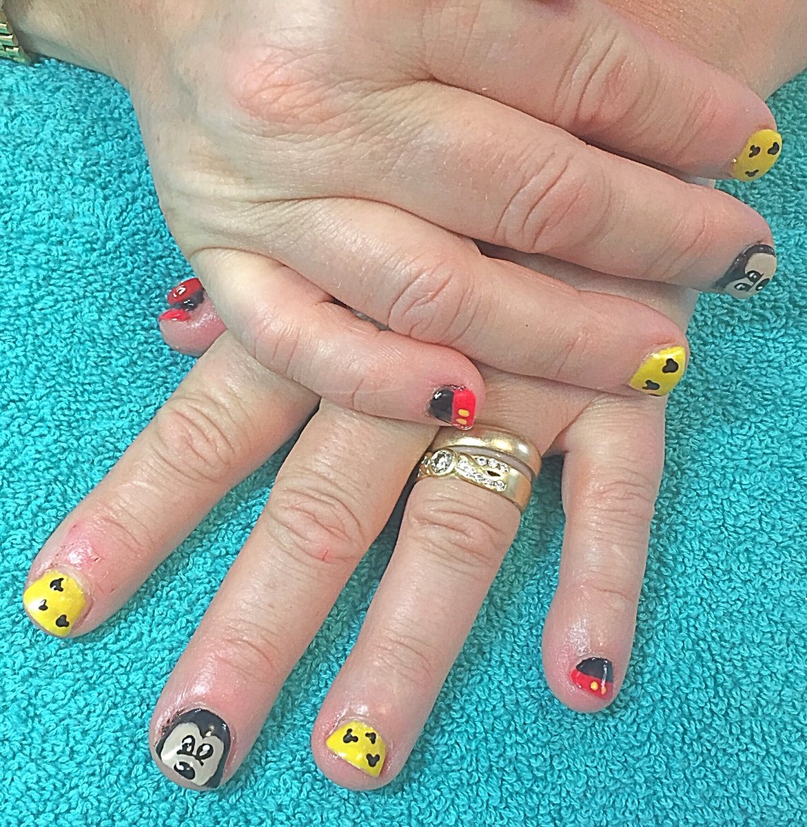 souledmason's tweet photo. #nails #nailgelpolish #nailswag #nailart #mickeymouse #disney #nailaddict #nailjunkie #nailfun #nailjoy #naillove #gelpolish #beauty 😍 https://t.co/wYYoHh2GUX