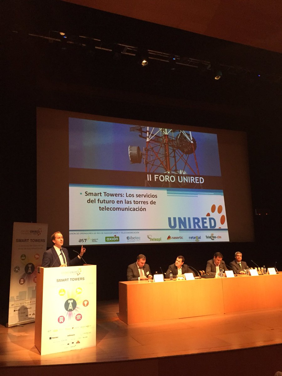 NASERTIC's tweet photo. Iñaki Pinillos, nuestro director gerente, representando a @UNIREDasoc , detallando servicios, tecnologías y aplicaciones de las #SmartTowers en #IIForoUNIRED en #Bilbao https://t.co/ETCdC2VsTU