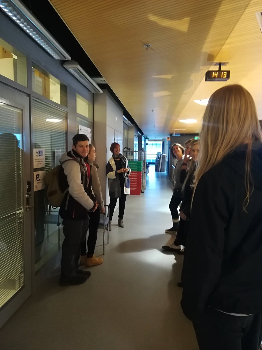 EVgroupUH's tweet photo. Highschoolers from #Järvenpäänlukio visited us today. @3prms3 is giving them a talk about the #EVcore https://t.co/flwYcNeiV3
