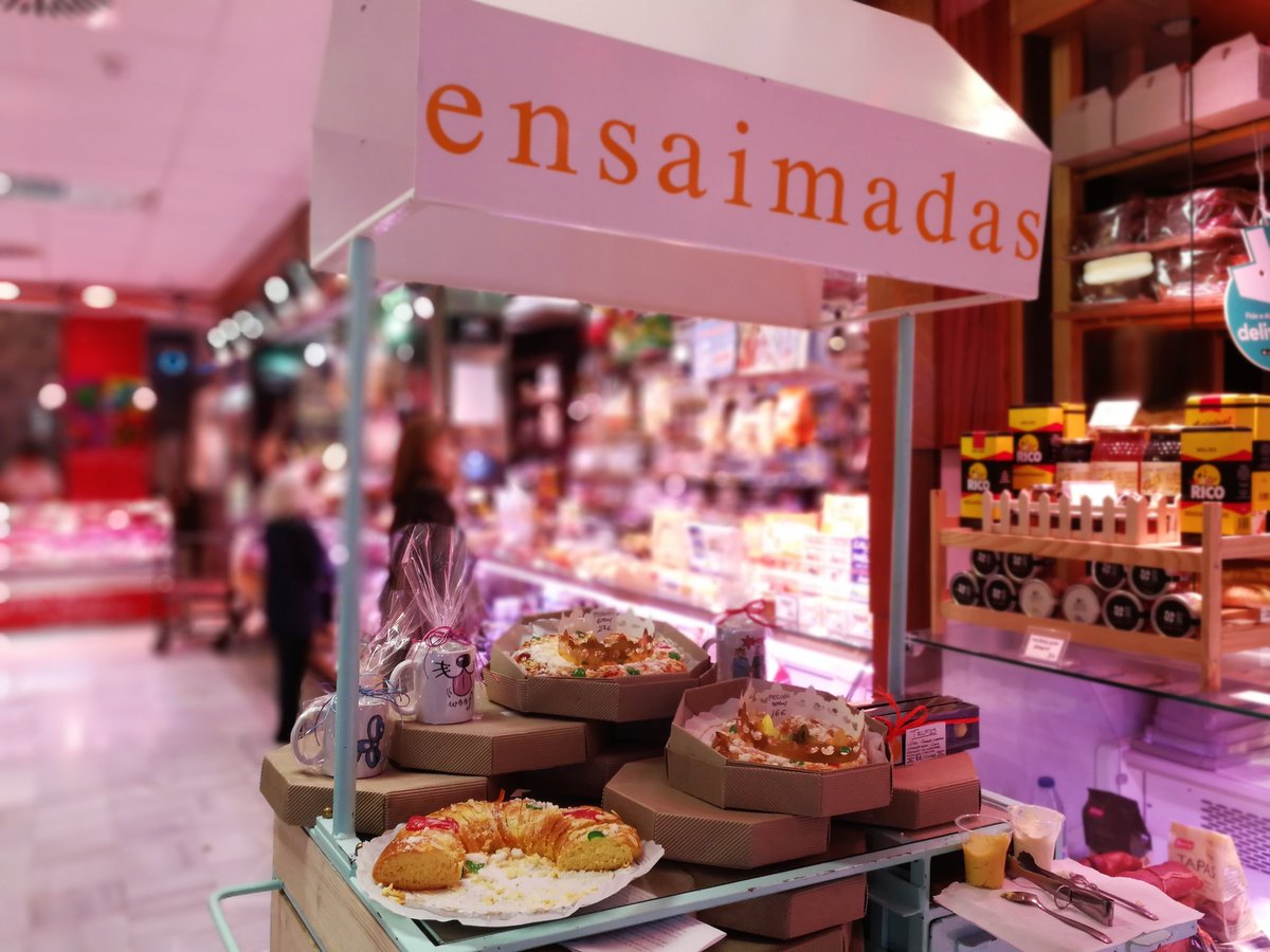 MCHM_Chamartin's tweet photo. Degustación de #polvorones de avellana (tradicionales o con chocolate) y de #roscón de reyes.
La mañana del sábado el "carrito del dulce" de @Formentor_MAD recorrerá el @MCHM_Chamartin . ¡Síguelo!
#tastingweekend https://t.co/DjuAmFBYbG