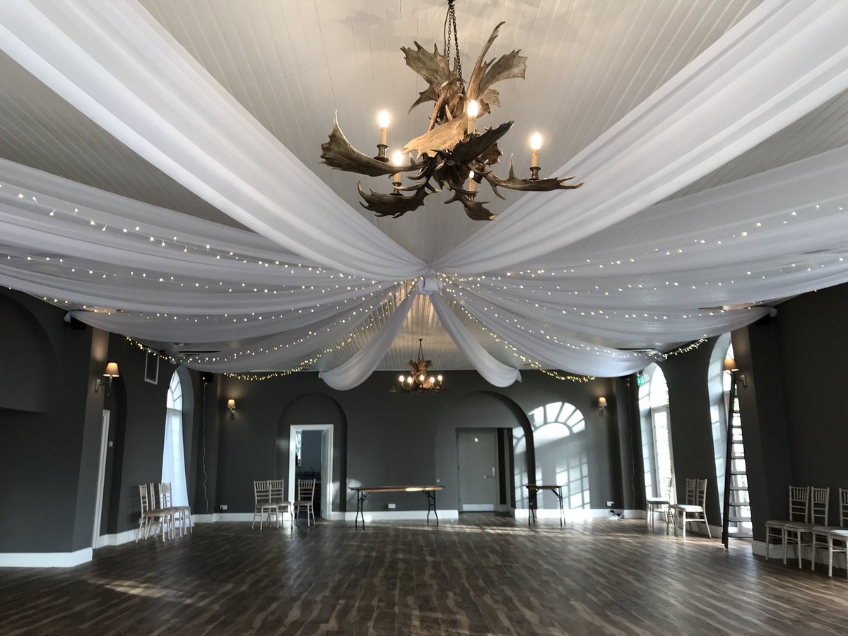 ItsYourDayExe's tweet photo. The beautiful newly decorated Orangery @BridwellDevon. Our drapes and lighting add that dreamy touch. https://t.co/PKJ9WYPj7I