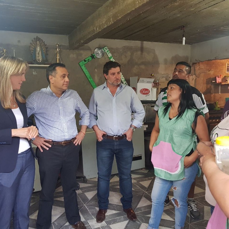 hernanberisso's tweet photo. Recorriendo y charlando con los vecinos de Villa Mosquito,Laferrere. 23/11 https://t.co/QMVhj6SgSW