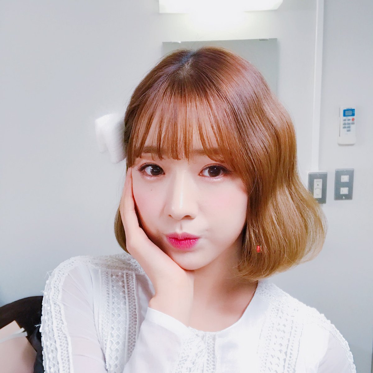 Apink_2011's tweet photo. [#에이핑크] 매 주마다 🐼의 금요일을 설레게 만드는 #초롱 이와 #보미💕 낯선 정글에서도 항상 밝고 씩씩하고 사랑스러운 롱롱이와 뽀미와 함께하는 시간!
잠시 후 10시! SBS #정글의 법칙 에서 만나요👐

#Apink #박초롱 #윤보미 #사랑스럽롱_아름답뽐 https://t.co/KEo3IJ4uMf