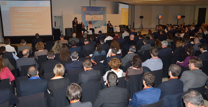 CdeElectrico's tweet photo. El #Gobierno, abierto a la supresión de las trabas burocráticas en el #autoconsumo, una de las conclusiones de #ForoSolar17, organizado por @UNEFotovoltaica: https://t.co/txwtpEXA6H https://t.co/H9BzNJOAan