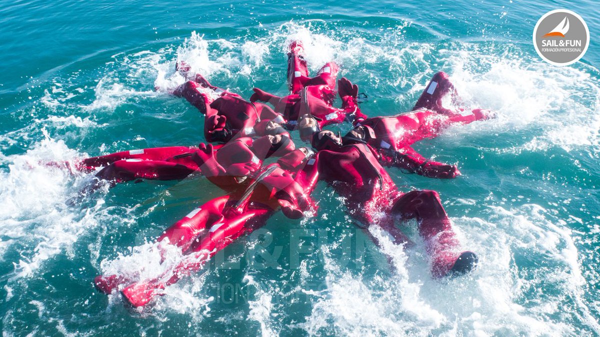 Sail_and_Fun's tweet photo. Los días acompañan en #Málaga y el buen tiempo 🌞 es de agradecer cuando se trata de realizar prácticas de #Supervivencia en alta mar ⭕️🌊 #STCW95 #Náutica #Trabajar #Buques #Barcos #Cruceros #Academias #Andalucía https://t.co/71HLAm1z2y