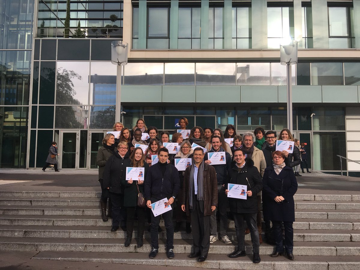 #CAPVictimes #session15 des régleurs Corporel Auto engagés et une belle énergie collective au service des victimes avec <a href="/frederic_serres/">Frédéric Serres</a> <a href="/PerchetLaurence/">Laurence Perchet</a> <a href="/marcaned/">Marc Lecordier</a>. Bravo  #SylvieThouroude pour l’organisation de la formation ! #AXAFrance