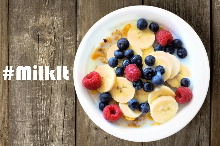 MilkItGB's tweet photo. Get Monday going with a healthy bowl of cereal, fruit and #milk for a #nutritious #delicious #breakfast 🍏🍊🍌🍉🍓🥛👌 https://t.co/IB3kWzdBwJ