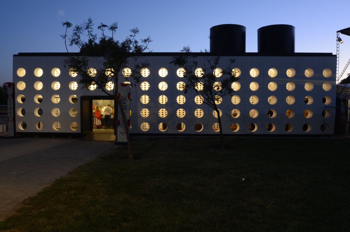 marcelo_sarovic's tweet photo. The Grater Pavilion, Nuevo Pabellón de Acceso Bazar ED, Parque Bicentenario, @sarovicplaut arquitectos, @marcelo_sarovic @jeannetteplaut  @prefab, @HDLatam @AislapolChile  estructura experimental prefabricada con módulos en aislapol y paneles Tile Hunter Douglas https://t.co/9lNZHOsI38