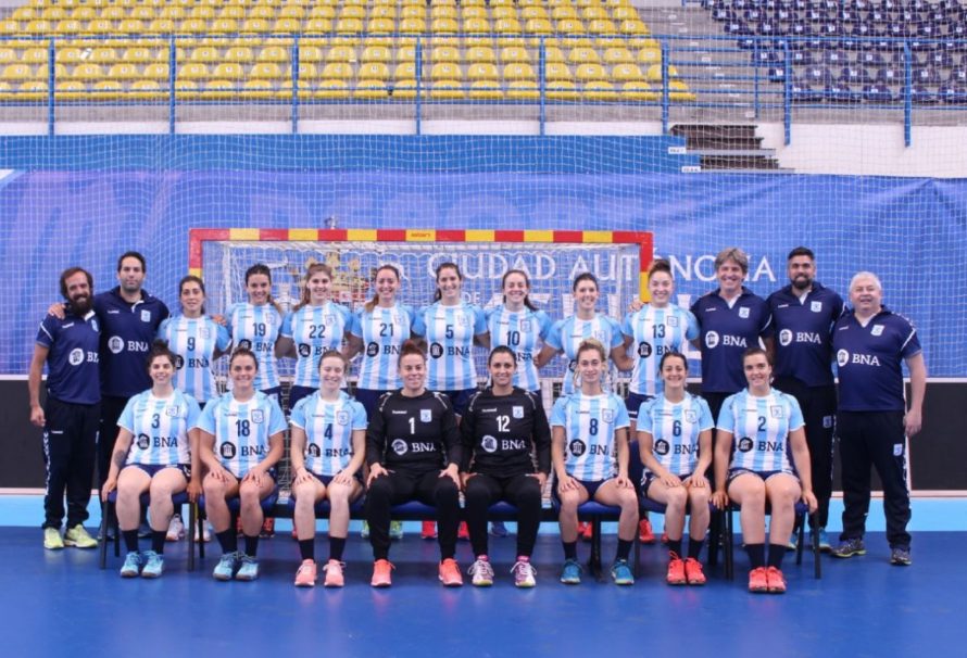 PasionHB's tweet photo. Se pone en marcha la fiebre mundialista!

HOY desde las 17:00 (hora ARG) debuta @lagarrahb ante España por el #TIE.
Se vera en vivo por @TyCSports https://t.co/TqNpVSLXzN