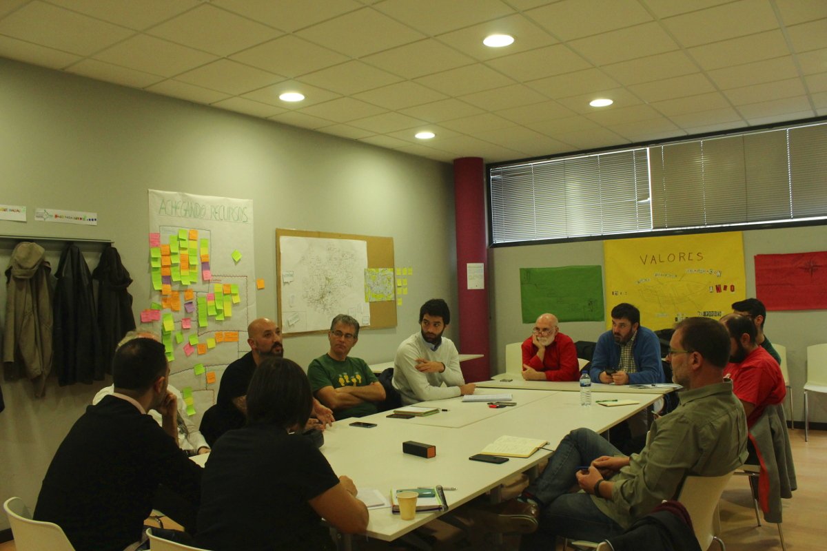 Hoxe convocouse a Mesa de traballo do LACES para a obter info da #EconomíaSocial do #sectorTIC en Gz+Norte de Portugal, para concretar liñas de actuación e crear e consolidar empresas TIC no marco da economía social. A info obtida incluirase na Axenda sectorial e na Guía resumo.