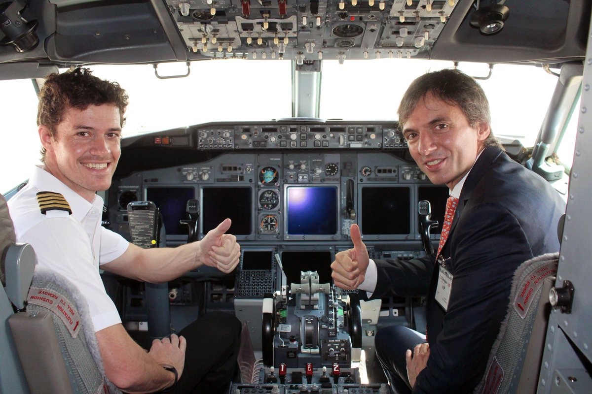 Resultado de imagen para flybondi cockpit