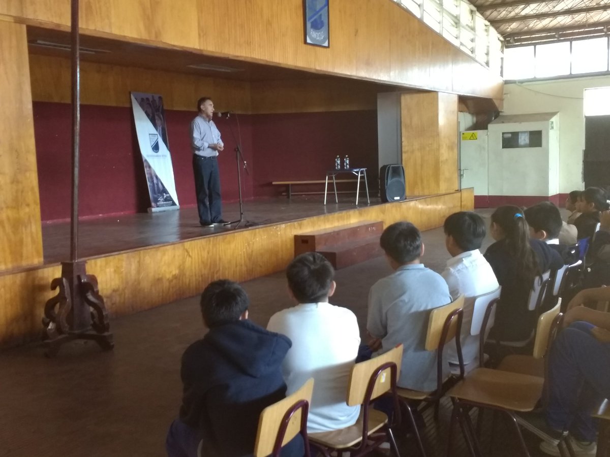 acle_cormun's tweet photo. En estos momentos Charla motivacional con    Roque Alfaro. En Colegio Eduardo de Geyter. @alcaldesoto https://t.co/tqsCsoCKH6
