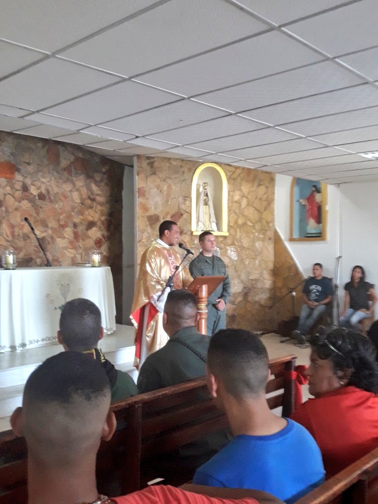 monagas_GNB51's tweet photo. #FANB #GNB #24Nov Iniciamos con Amor y Paz la Santa Eucaristía en el #CZGNB-51 Monagas, en presencia de todo el personal civil y militar integrantes a esta unidad superior. https://t.co/TrJjbHc2fZ