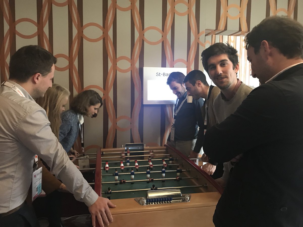 MarketPharmaPXI's tweet photo. Le #mastermarketingpharma brainstorme sur l’avenir de l’#IA merci #FCsanté pour l’organisation d’un événement d’une telle qualité ! https://t.co/ri7neJPhvM