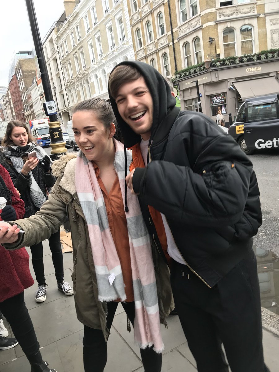 LOUIST91Army's tweet photo. 📷 || Louis with @nourrysdua in London - November 24th, 2017. https://t.co/HemN7a3TR4