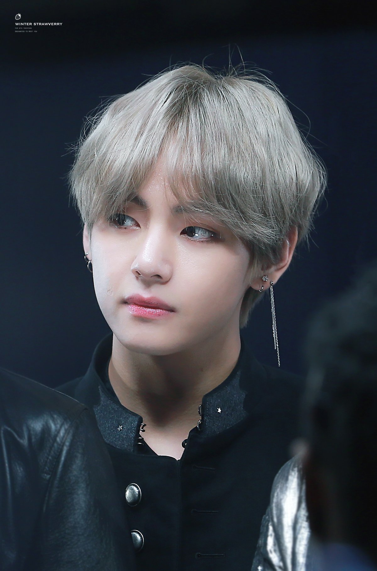 Winter StrawVerry 🍓 on Twitter: " 🍓171119 AMAs Red Carpet 