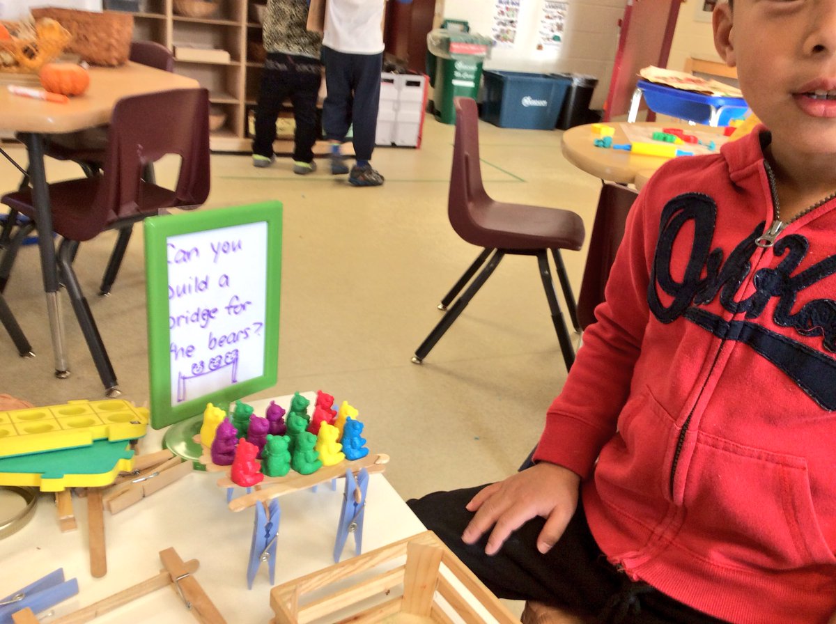 ourlearningpath's tweet photo. Can you build a bridge for the bears? #stem #kindergarten #problemingsolving #innovation https://t.co/ZtwWGp5TNr
