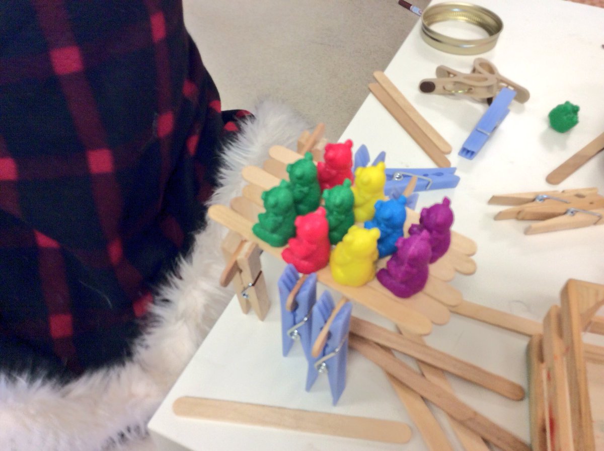 ourlearningpath's tweet photo. Can you build a bridge for the bears? #stem #kindergarten #problemingsolving #innovation https://t.co/ZtwWGp5TNr