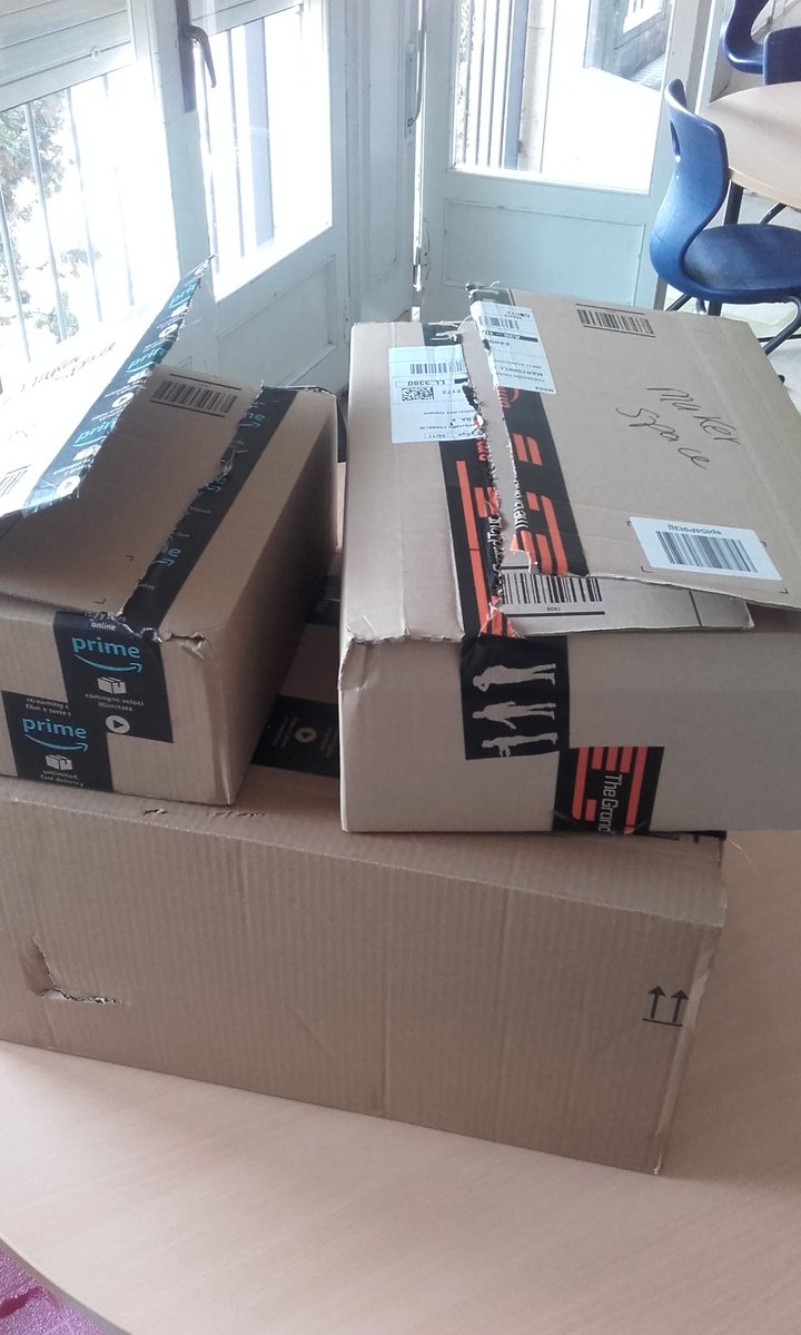 BFIS_Makerspace's tweet photo. The first items for the makerspace have arrived!! https://t.co/rX9FuqEkOa