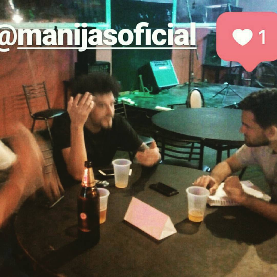 Se fue una nueva #RuedaDePrensa. Nada como trabajar con amigos 💃💜
Gracias @SIVisciglia  <a href="/santiabregu/">Santiago Abregú</a>  <a href="/chprensa/">CH Prensa</a>   <a href="/Manijasoficial/">Manijas</a>  <a href="/Calle_Suburbana/">Calle Suburbana Rock</a>  @AlmaBouquet <a href="/sallyconforte/">Sally Conforte</a>