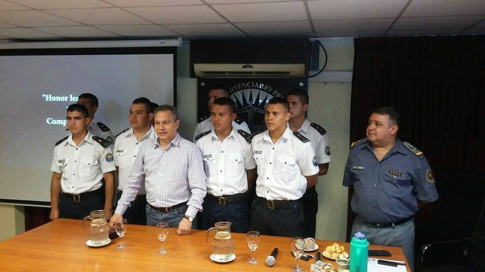 El ministro de Gobierno, <a href="/JuanJoseBergia/">Juan Jose Bergia</a>, estuvo presente en la exposición de los CADETES del IVº CURSO DE FORMACIÓN PARA OFICIALES SUBAYUDANTES de vídeos integrador de la materia Seguridad Penitenciaria II.