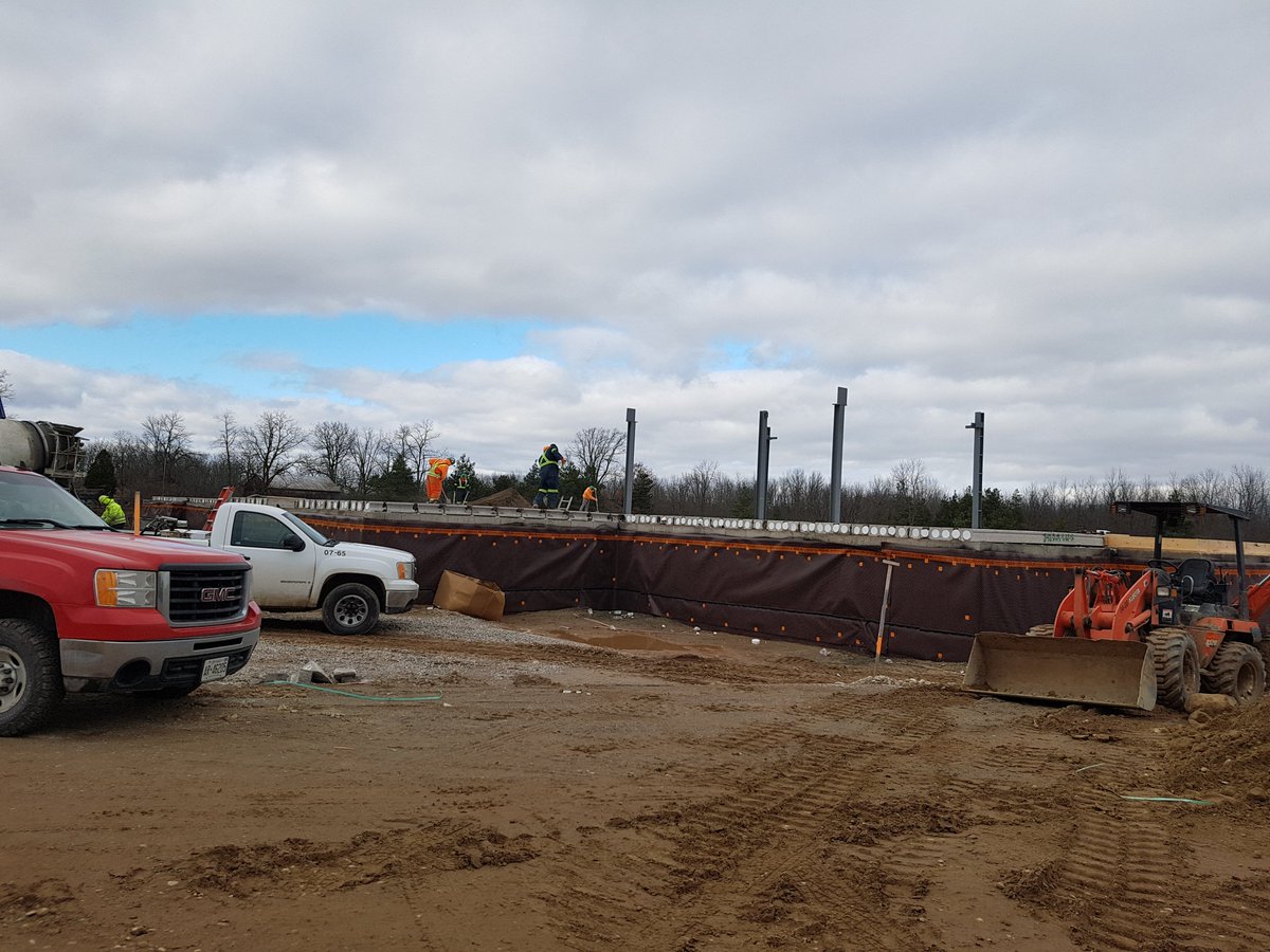 HDMutual's tweet photo. The crew is working their way up at our new office site! It’s amazing how far things have come in a couple months. 👷♂️ #VisibleProgress #UpwardAndOnward https://t.co/ce9iiD9sw4