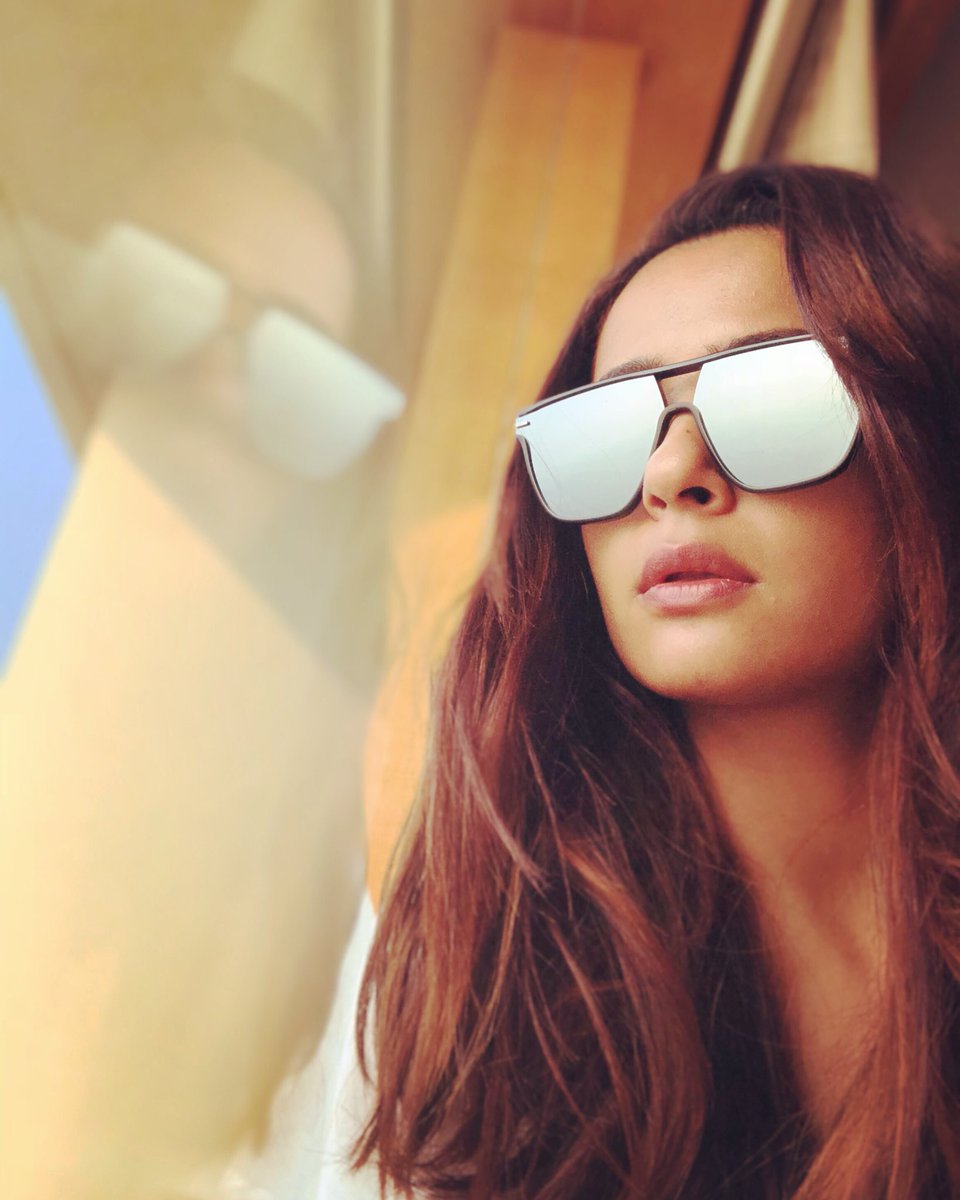 SurveenChawla's tweet photo. Look beyond it all...And u’ll find ur true self...U’ll find exactly what ur looking for...#introspection #selfrefelection https://t.co/uXi9771ORC