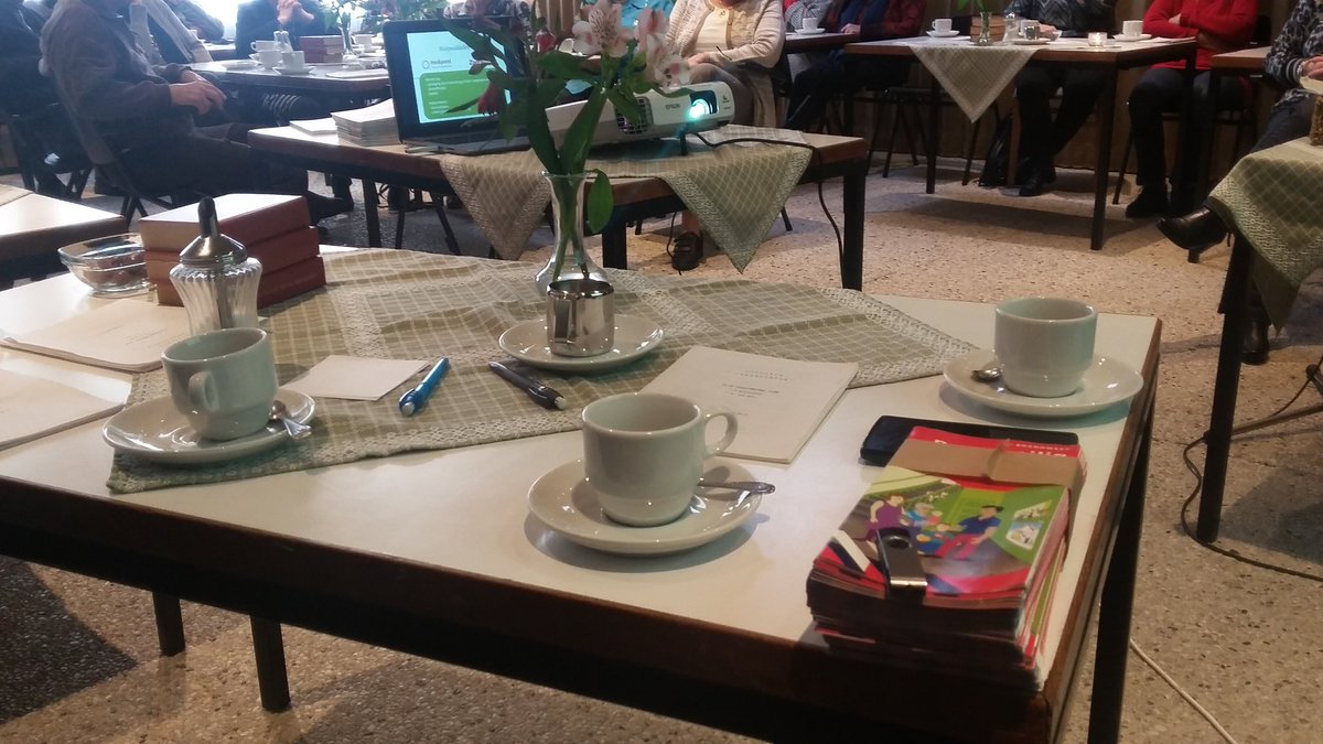 Wat doe je op vrijdagmiddag? Ruim 40 senioren iets vertellen over 'zelfstandig thuis wonen &amp; brandveiligheid'. Let's start!