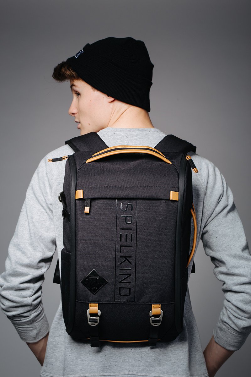 HOLYMESH's tweet photo. 💥NEW PRODUCTS ONLINE💥
Die neue Winterkollektion von @felixladen ist da! 🎅🏽
Die liebe @KatiKarenina und Alfie sind auch mit dabei ☺️
Welches Produkt aus dieser Kollektion gefällt Euch am Besten? 
https://t.co/4CLZ9eHEb5 
📸 - @sallyhateswing https://t.co/9l8cDzx8Dn