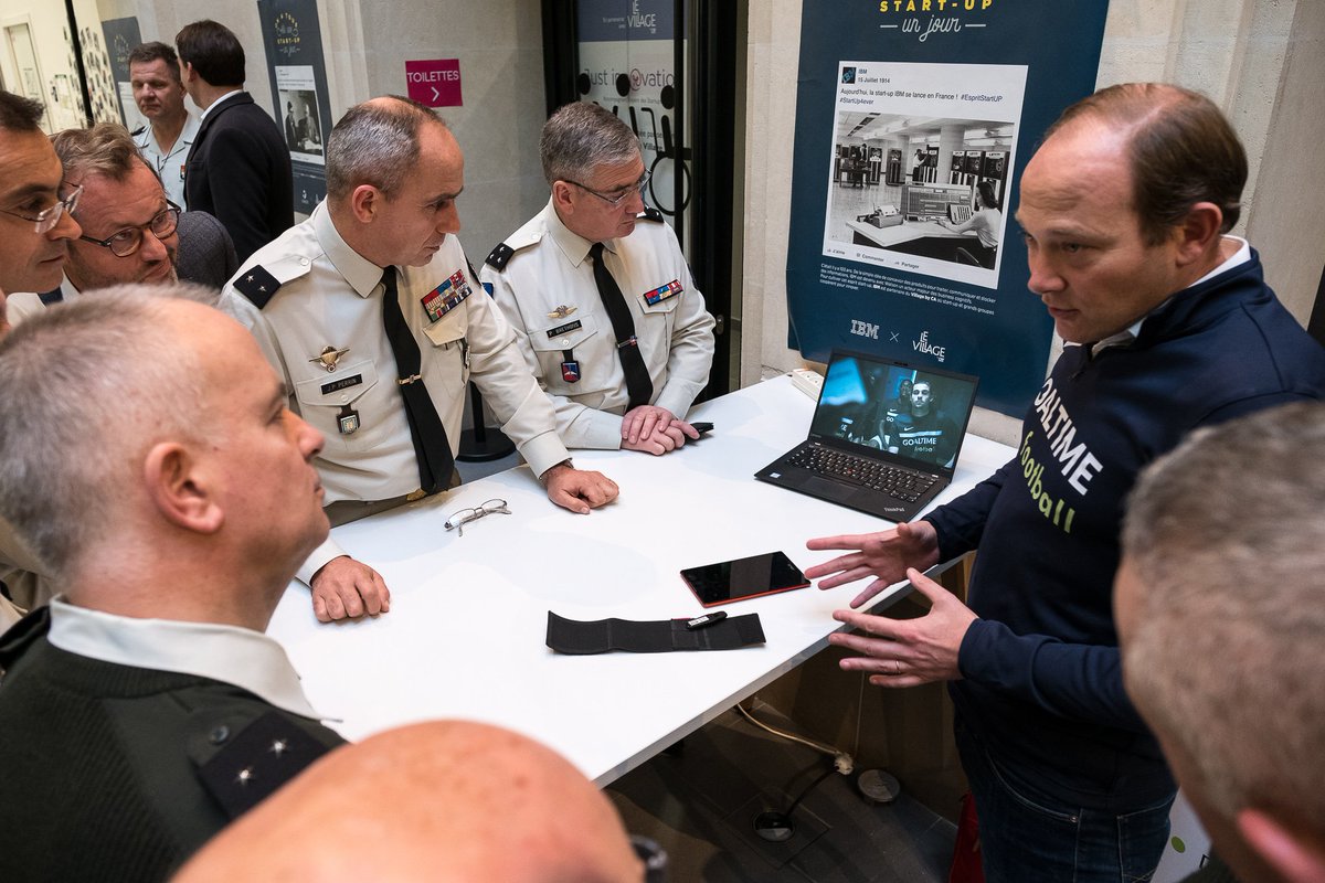 armeedeTerre's tweet photo. #CoEx réfléchir à la transformation numérique de l'@armeedeterre et sa mise en œuvre en prenant exemple sur les organisations ayant déjà fait le virage digital 💻📱
#CEMAT "Il est très intéressant de regarder ce qui se fait ailleurs pour s'en inspirer"
👉 https://t.co/py1siiIUPk https://t.co/gfdjTXjwrN