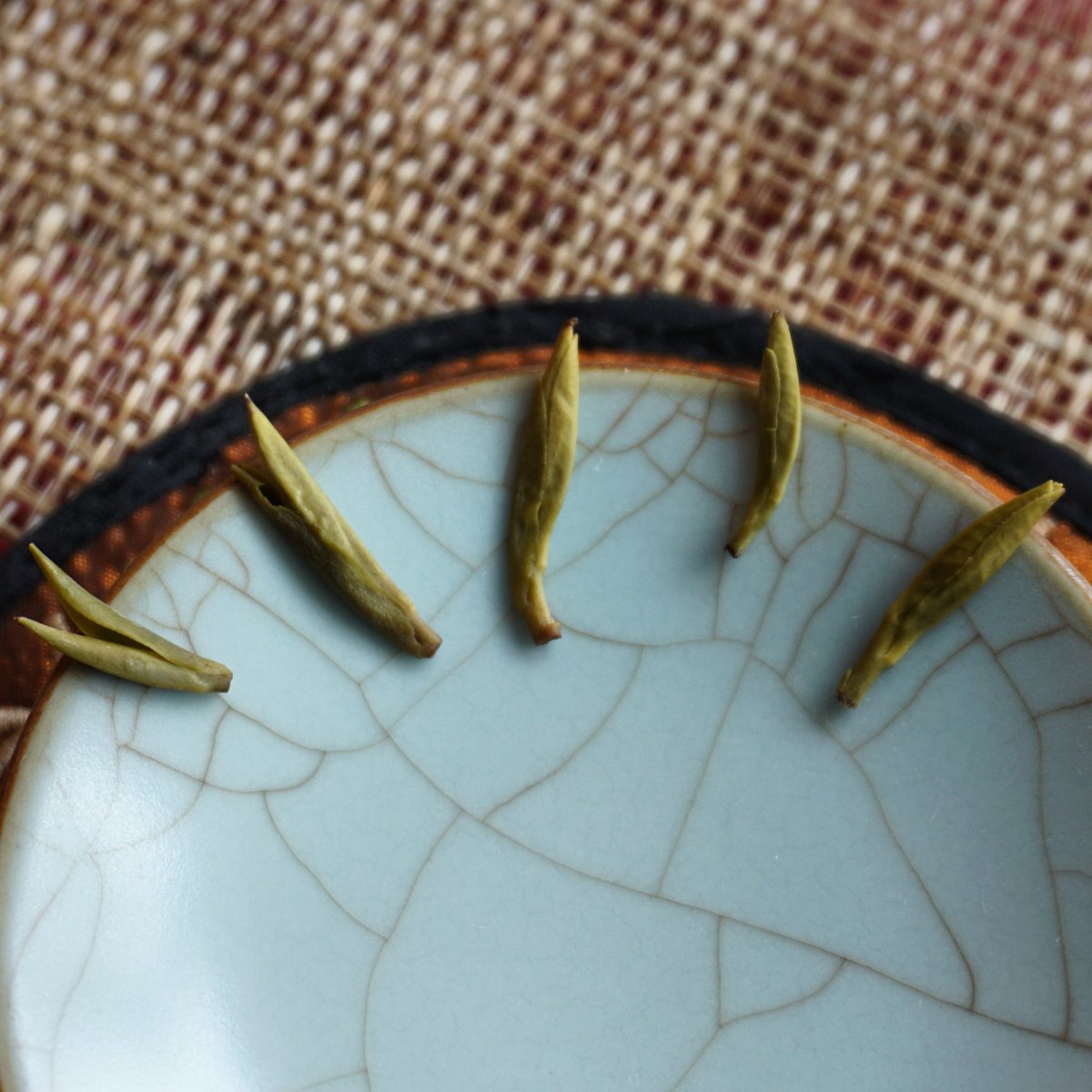 FreshTeaStories's tweet photo. 2017 #Mengding #Yellow #Buds : #tea from #Sichuan , #MengdingGanlu , yellowtea, #thรฉjaune , #gelbertee , #้ป่ถ ( #huangcha ), #FreshTeaStories https://t.co/KcHnkbr5nn