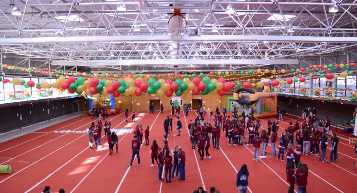 LFdCesmas's tweet photo. .@sdespierto 🎉 celebra el 17 diciembre su fiesta de navidad con todos los niños 👦👧 para llevar la magia de la Navidad a los menores que viven en los centros de acogida. 🔊 ¡Se necesitan voluntarios!
Info de los eventos: https://t.co/hGTH107h4x
#JuntosSomosMás @AlejandroSanz https://t.co/gyHnwgDj4f