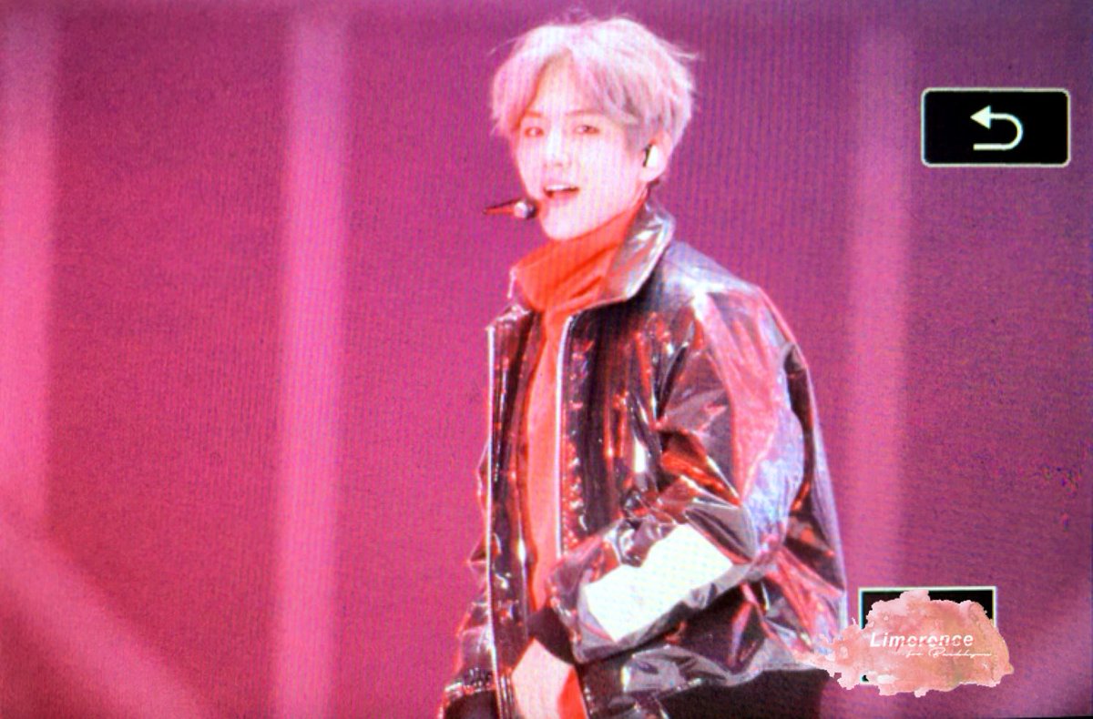 Limerence_04's tweet photo. 171124 The ElyXiOn in Seoul 
#exo #baekhyun #엑소 #백현 #TheElyXiOn #ElyXiOn https://t.co/fj9qVaVgNw