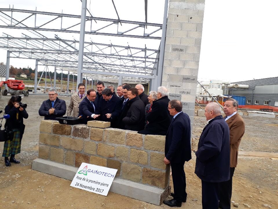 Prefet19's tweet photo. Inauguration de la nouvelle usine #Gainotech #AgglomérationDeTulle en présence de @fhollande L’Etat accompagne tous les territoires https://t.co/5n6HoJgMH7