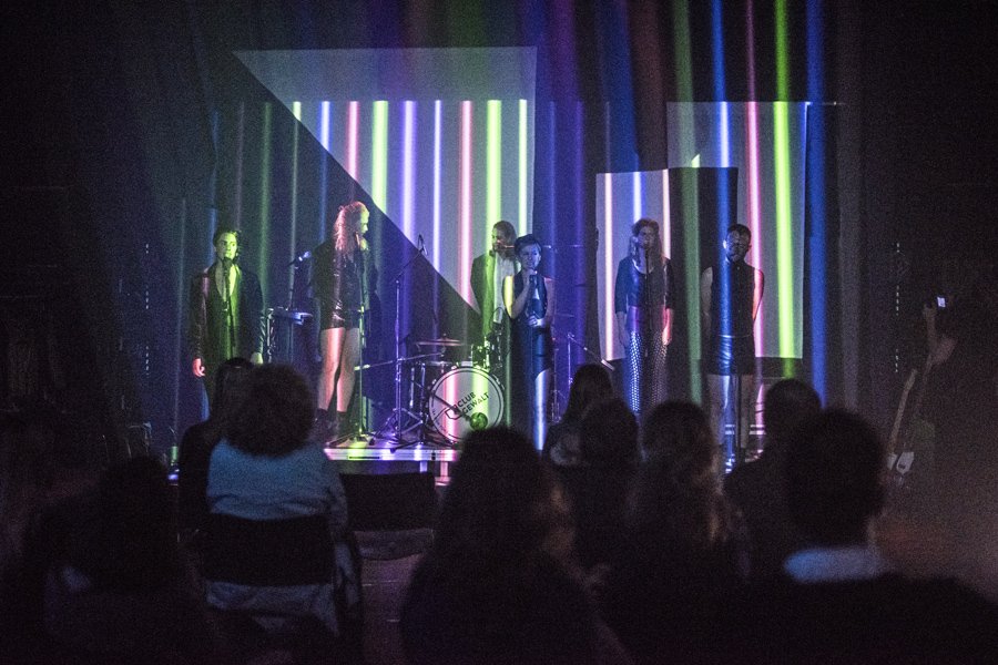 FringeAmsterdam's tweet photo. GEZOCHT: club, collectief, gezelschap of groep makers/kunstenaars met een briljant idee voor een late-night muzikaal en theatraal contemporary spektakel a.k.a. de Fringe Nachtclub. Aanmelden kan tot 22 december 2017 via https://t.co/yVXl10M9Xd https://t.co/LaTsrCUwiX