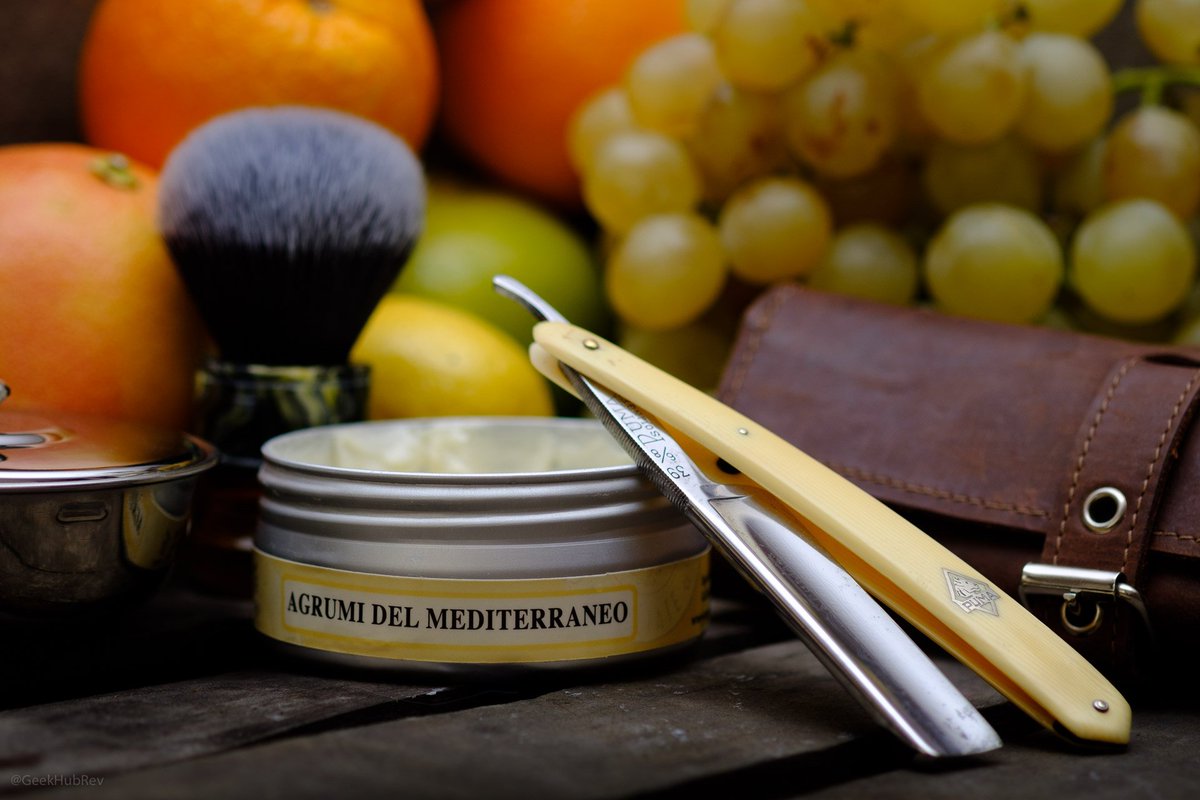 GeekHubRev's tweet photo. Saponificio Bignoli Agrumi del Mediterraneo Crema di Barba review  (7/10) – nicy fruity scent, very good performance #shavingcream  https://t.co/XPRhLAiUD1 @Facetaria_sklep @razorockJoe @shavetheman @BrushnBlade #wetshaving https://t.co/5rhrglIR4q