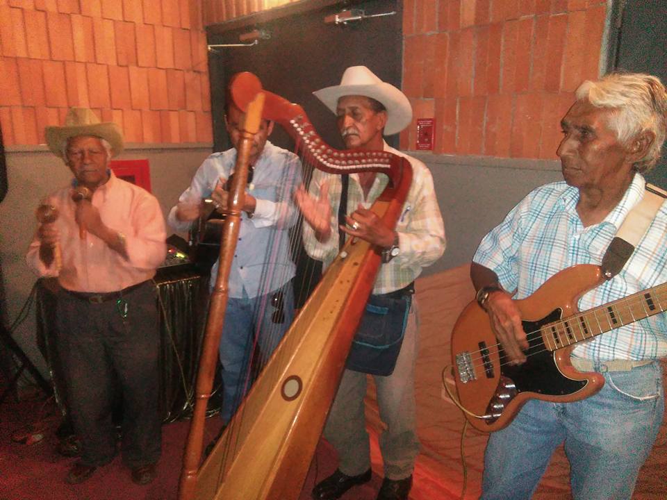 culturaapure1's tweet photo. El Ministerio del Poder Popular para la Cultura felicita a los músicos  en su día, cultores y cultoras que por naturaleza otorgan felicidad a  través del sonido y de la letra. https://t.co/dKF6mI7Fyp