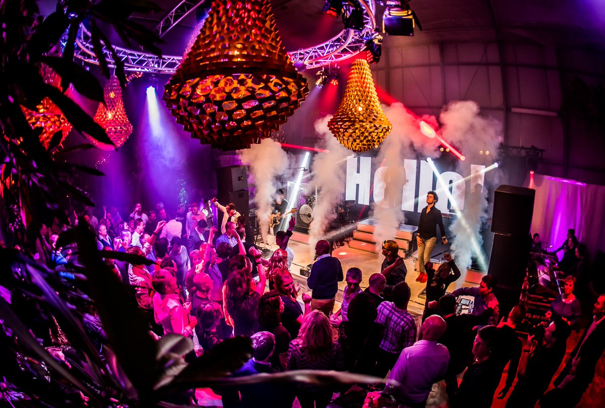 Bekijk hier de prachtige #foto's van de Tropical Happy 50 #party van afgelopen zaterdag. Het was een #topfeest! duynisveld.nl/portfolio/trop…