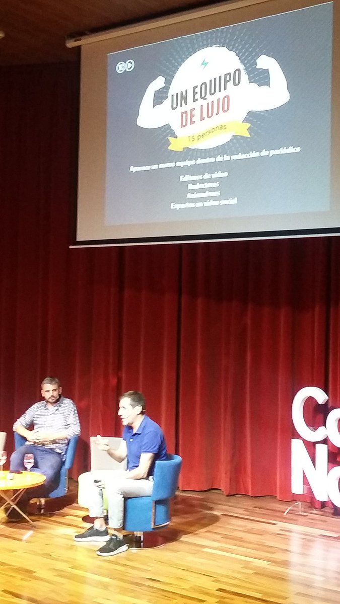tuclatam's tweet photo. Un gusto tener a @carlosdevega de @elpais_espana, en el escenario de #TUCLatam @naranja #Córdoba https://t.co/CCZ0KB2r36