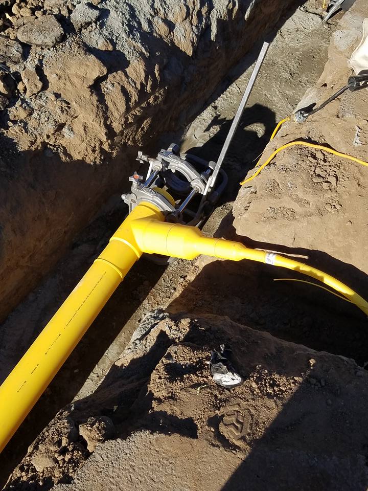 GuardianPlumber's tweet photo. Some more butt fusion and laying pipe for a new gas line located at mobile home park #buttfusion #gasline #guardianplumbers #guardianplumbing https://t.co/LDu07jjxGK