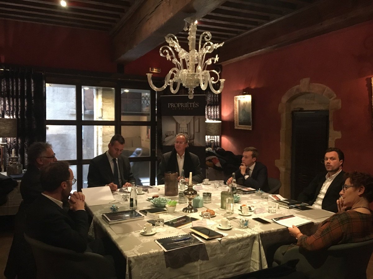 CaroleCailleaux's tweet photo. Paroles d'experts
#immobilier de prestige #lyon #proprieteslefigaro #courdesloges
#barnes #arlim #akso #primmo #mercure https://t.co/SerFvdHsdb