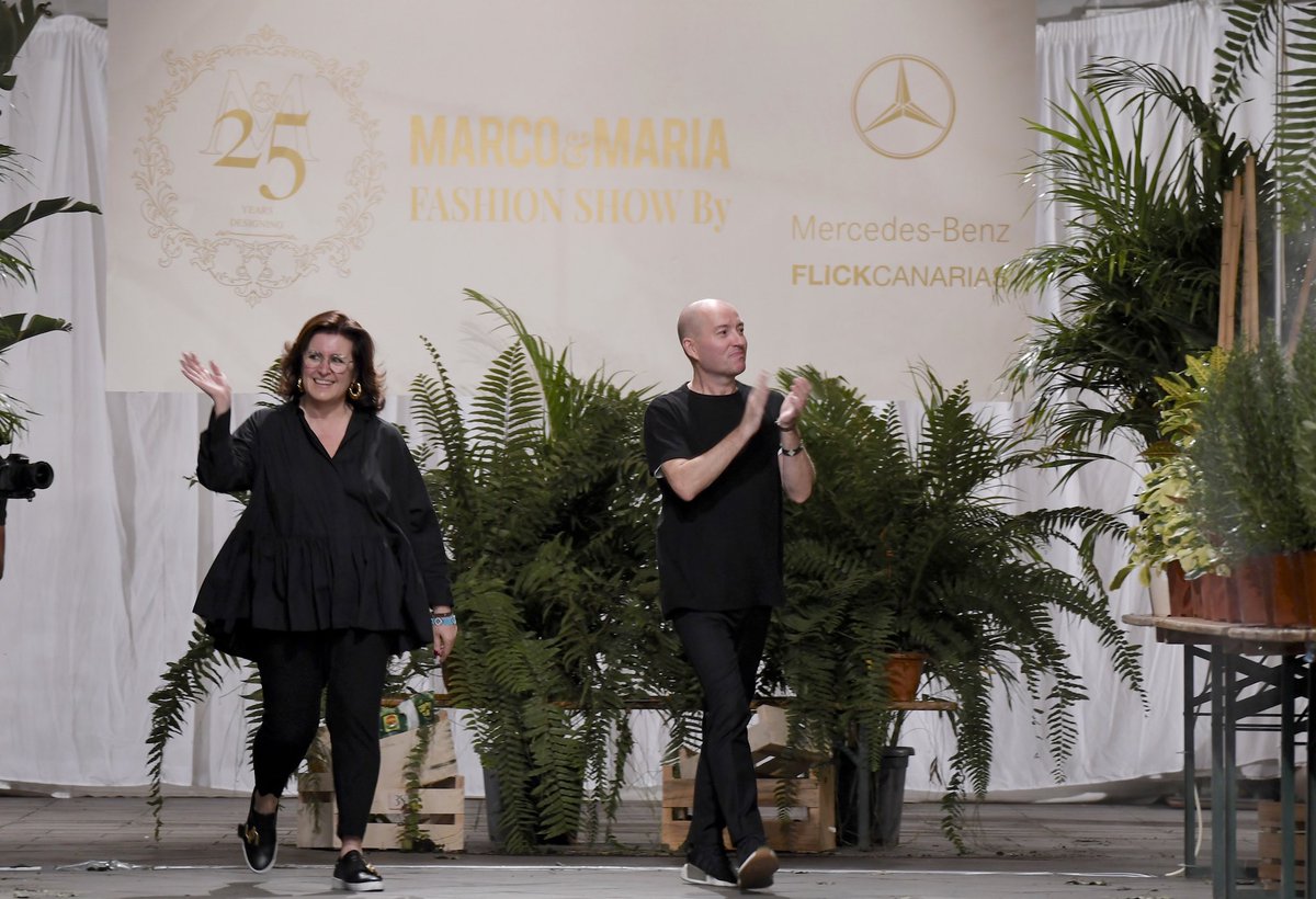 QmodaCanarias's tweet photo. ¡Gracias, gracias e infinitas gracias! Por hacer magia en cada puntada y dejarnos crear un escenario irrepetible para este gran momento.
¡Feliz 25 aniversario Marco & María! ¡La felicidad de ustedes es, también, la nuestra! ✨❤️
#FCMyMFS https://t.co/l1nMRz6SNv