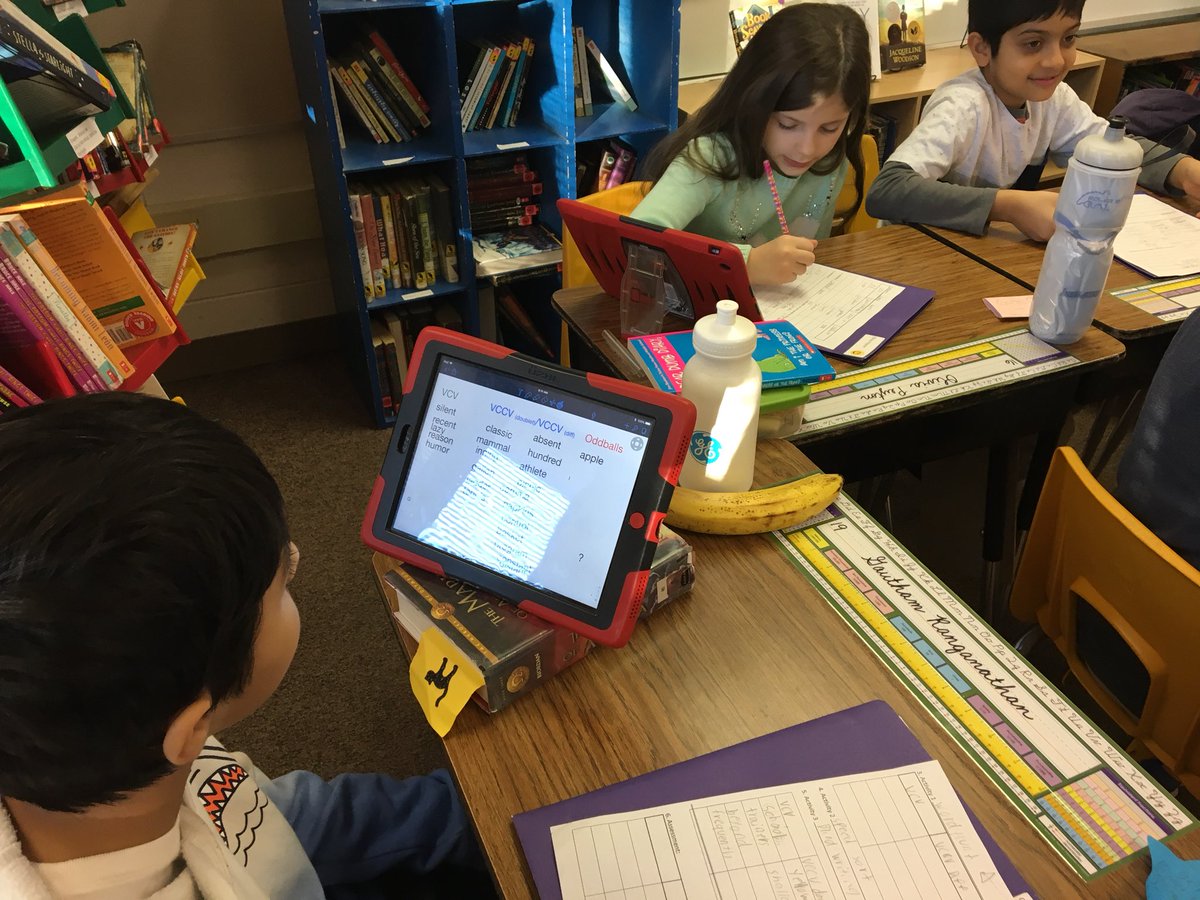 MrsChangGrove's tweet photo. Ss using @NotabilityApp to complete word sort activities: sort, word hunt, & blind writing sort with partners. #Ganske #WordSort #WordStudy #DifferentiatedGroups #SpellingPatterns #SoundPatterns @GroveAve220 https://t.co/gf79KJXJqy