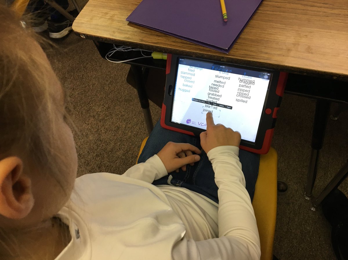 MrsChangGrove's tweet photo. Ss using @NotabilityApp to complete word sort activities: sort, word hunt, & blind writing sort with partners. #Ganske #WordSort #WordStudy #DifferentiatedGroups #SpellingPatterns #SoundPatterns @GroveAve220 https://t.co/gf79KJXJqy