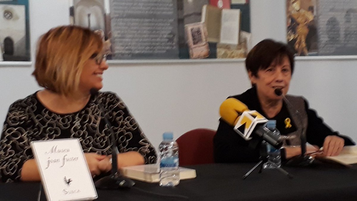 GemmaPasqual's tweet photo. A l’@espaijoanfuster amb #MariaConca hem presentat ‘Nosaltres les fusterianes’. @Editorial_3i4 https://t.co/EsYrZWfgST https://t.co/TPjJBySIJL