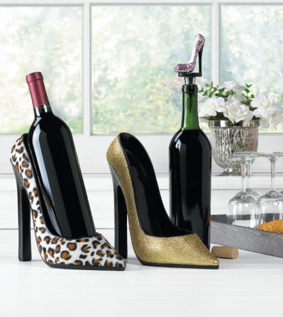 BKDSuperstore's tweet photo. Your next pair of shoes 👠🍷
#wineholder #shoes #wine #giftideas #winelover #Off15%
https://t.co/vBOT0H17NF https://t.co/JxPcYJtI32